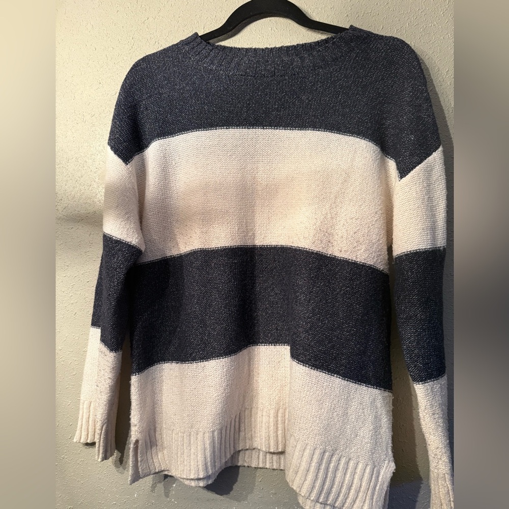 Kensie Navy and Cream Striped Sweater